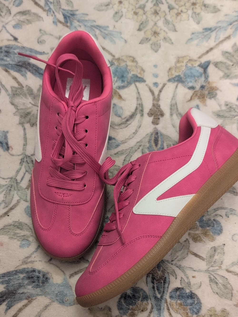 Dolce Vita Pink Low-Top Lace-Up Sneakers . New